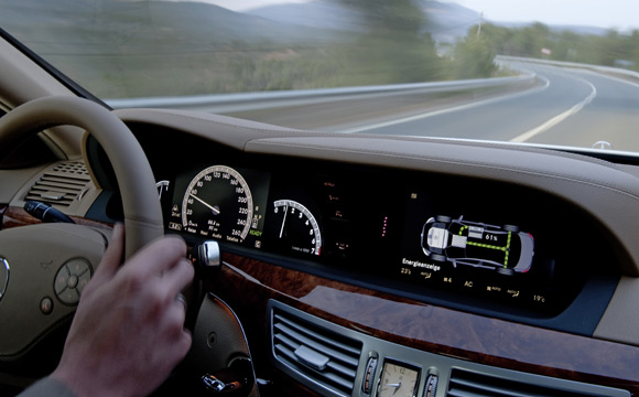 Forr�s: Mercedes-Benz