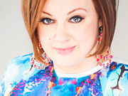 �talak�tunk! Vid�m sz�nekben h�d�t Anett